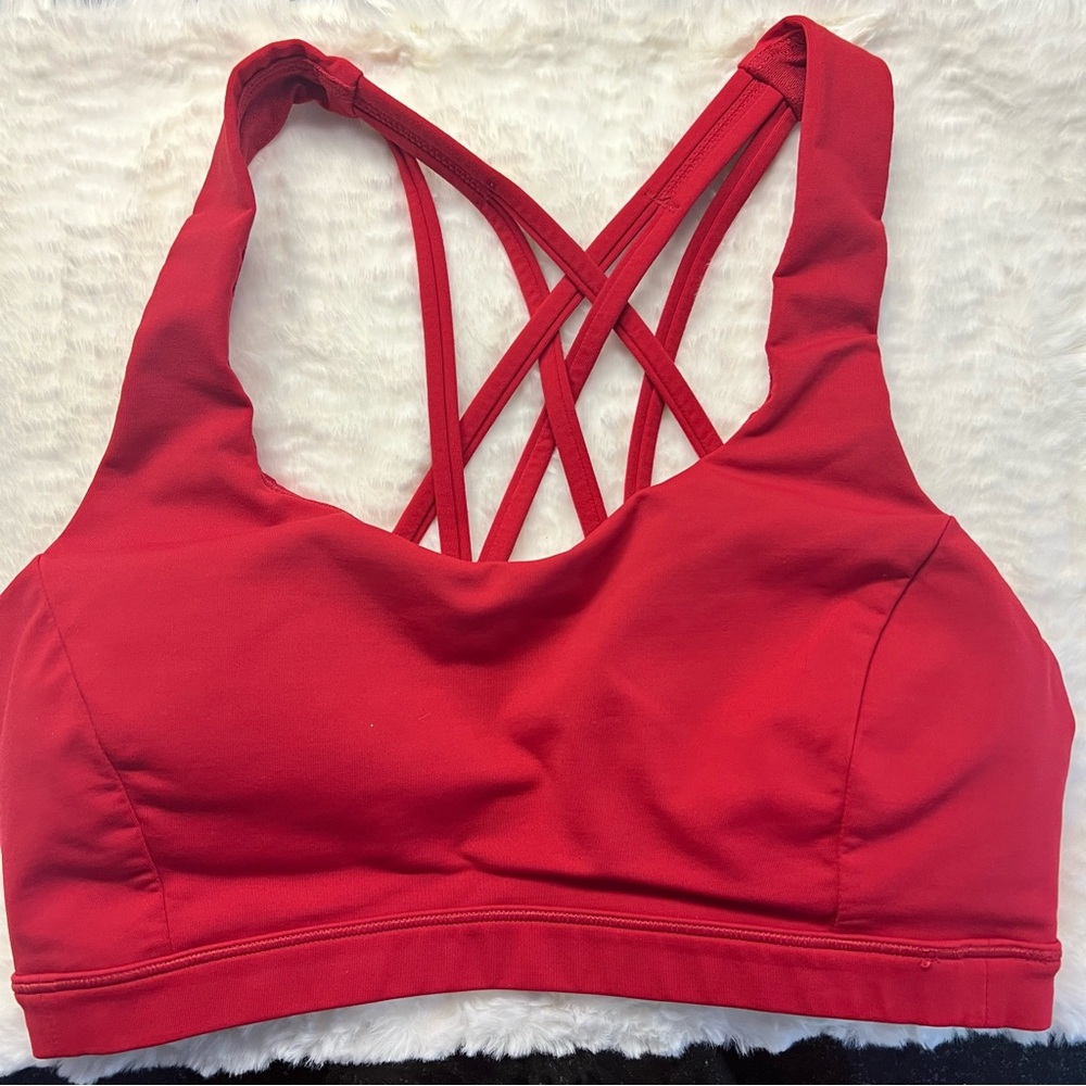 Lululemon size 6 sports bra. Excellent condition.